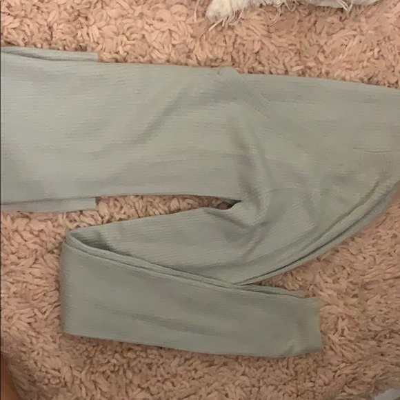 Light blue v cut cashmere - Picture 3 of 3